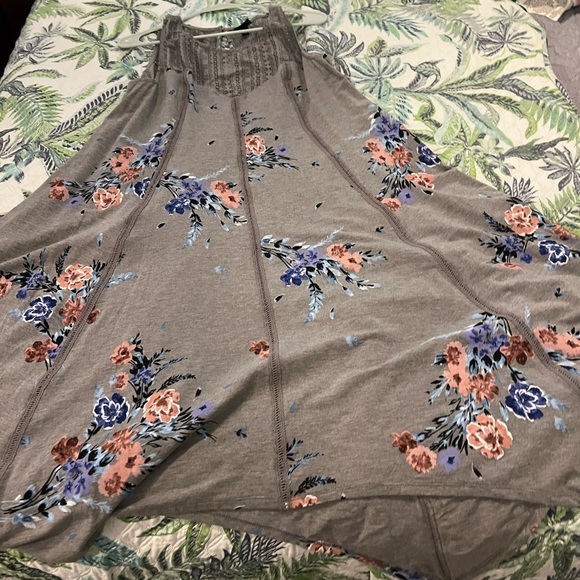 Torrid grey dress with shark tooth bottom crochet top - Picture 2 of 8